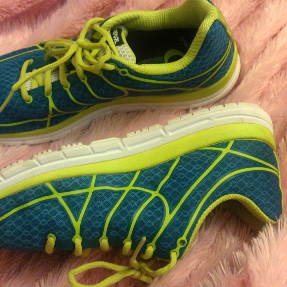 Pearl Izumi running shoes